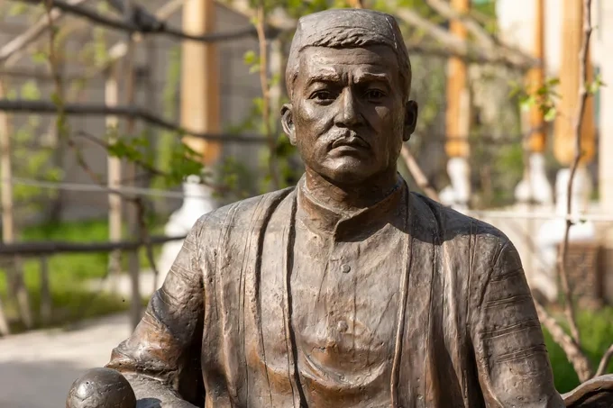 ... У Гестапо жосуси сифатида отилди!